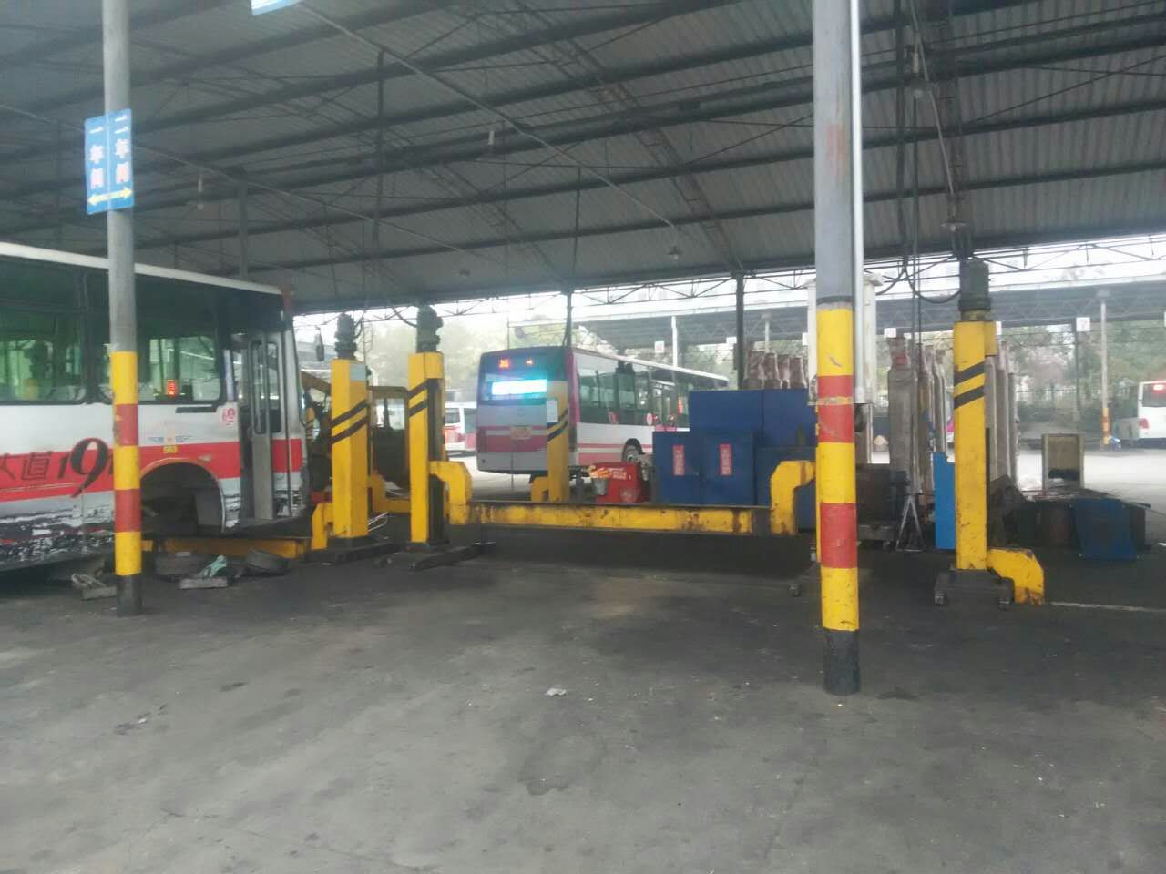 舉升機(jī)